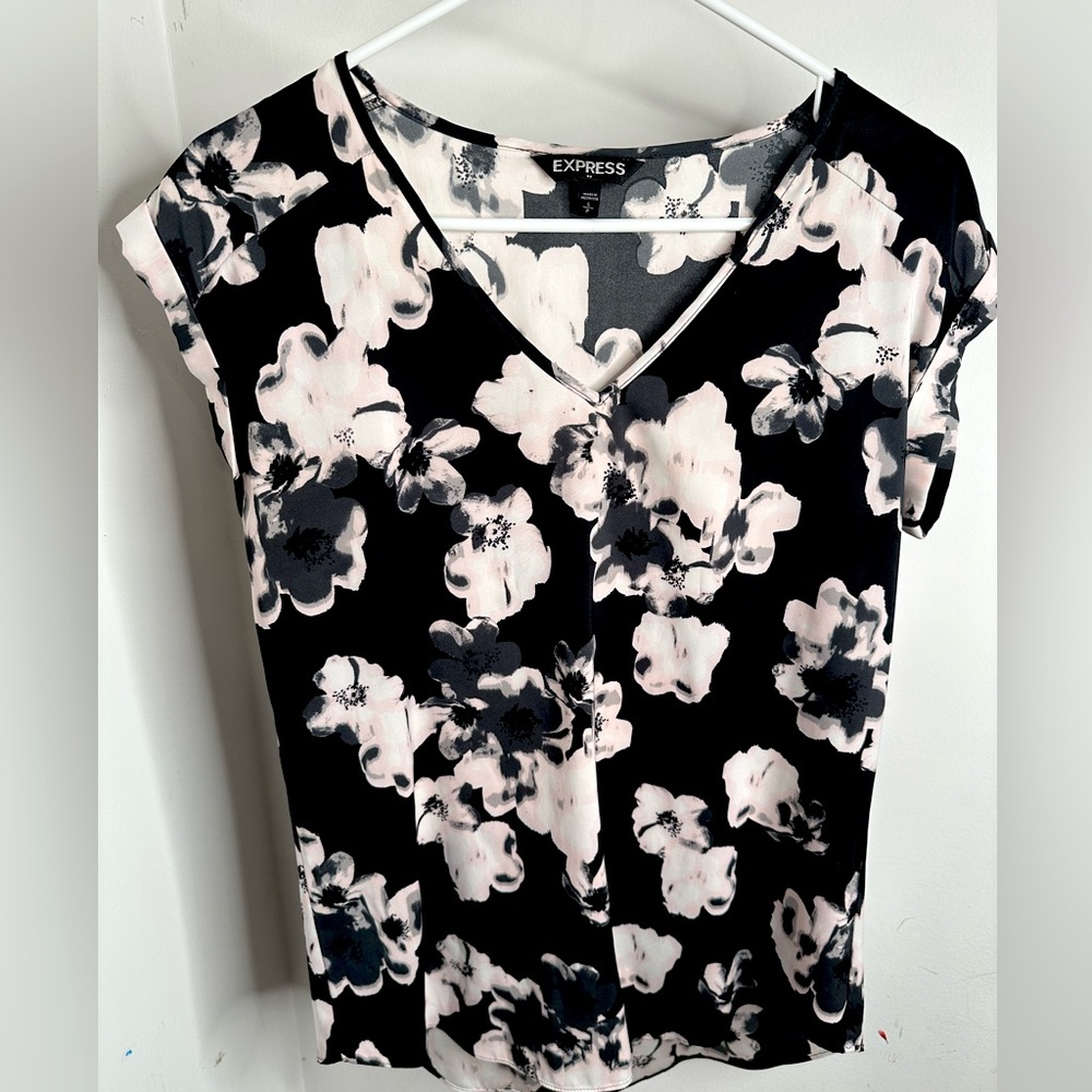 Women’s Express Black and Pink Floral Print Top